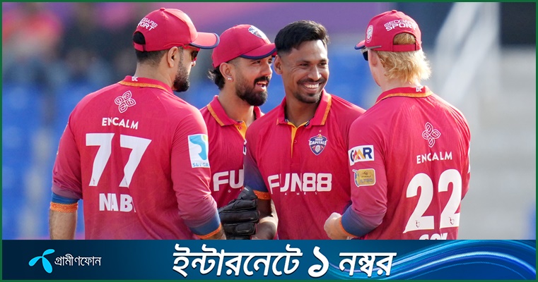 দৃষ্টিনন্দন বোলিংয়ে প্রশংসায় ভাসছেন মুস্তাফিজ